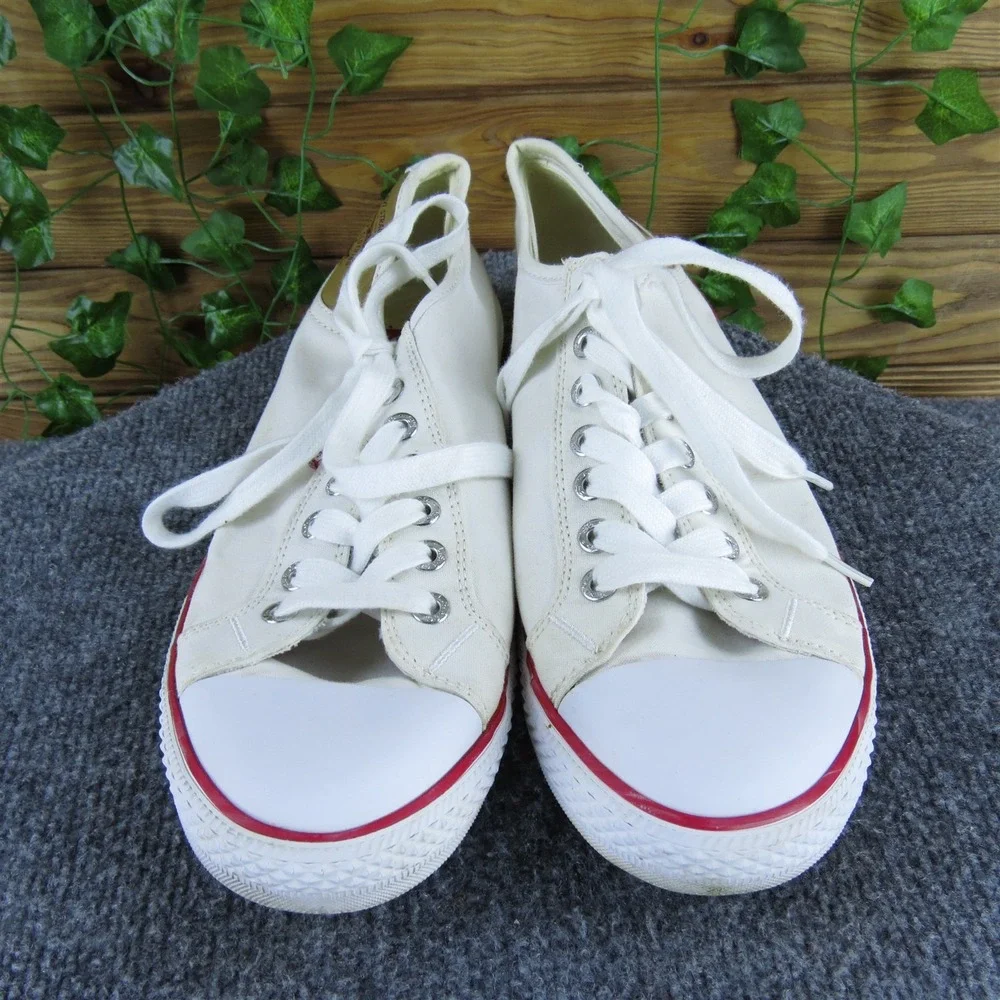 Levi's Men Low Top Sneaker White Canvas‎ Size 11 Medium  Used 2025